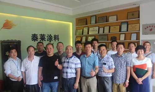 泰萊涂料集團高管與精英經(jīng)銷商深入研討工匠精神 泰萊涂料集團高管與精英經(jīng)銷商深入研討工匠精神