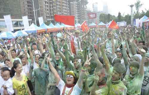 衡陽第三屆“嘉寶莉漆”健康彩色跑衡陽歡快開跑 衡陽第三屆“嘉寶莉漆”健康彩色跑衡陽歡快開跑