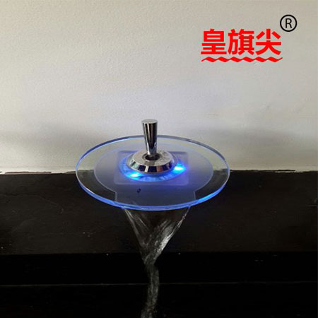 衛(wèi)浴新亮點 皇旗尖LED發(fā)光水龍頭欣賞