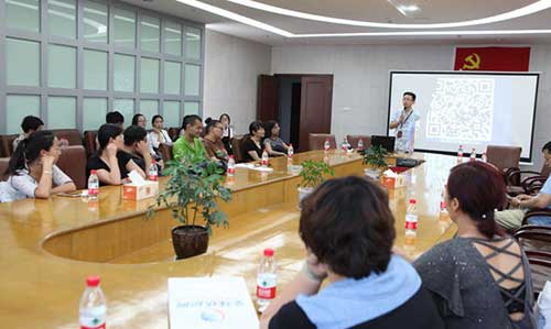 巧思賣窗簾 “萬名電商”培訓會在北聯市場舉辦 巧思賣窗簾 “萬名電商”培訓會在北聯市場舉辦