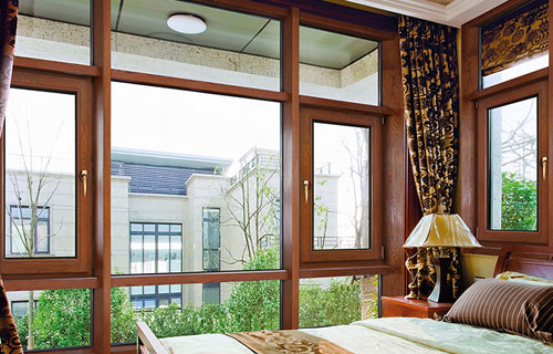 進行室內(nèi)設(shè)計時選擇什么樣門窗適合?