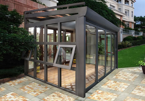 中國(guó)門窗十大品牌：陽(yáng)光房的推拉窗安裝注意事項(xiàng)