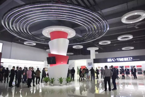 第11代超人內旋火燃氣灶神秘亮相,引20年老用戶爭搶 第11代超人內旋火燃氣灶神秘亮相,引20年老用戶爭搶