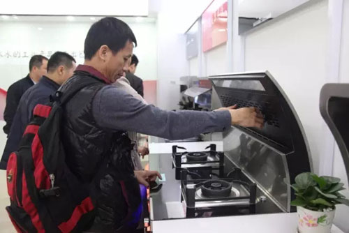 第11代超人內旋火燃氣灶神秘亮相,引20年老用戶爭搶 第11代超人內旋火燃氣灶神秘亮相,引20年老用戶爭搶