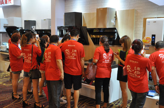 年代廚衛無所不能 新品聯動市場創新輝煌