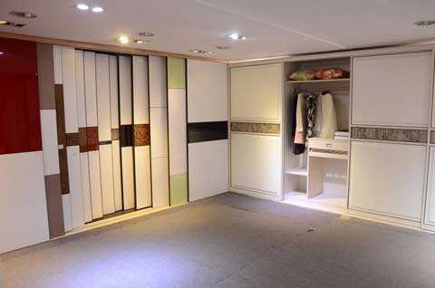 直播平臺造就千萬“網紅” 直播營銷能否用在衣柜企業上?