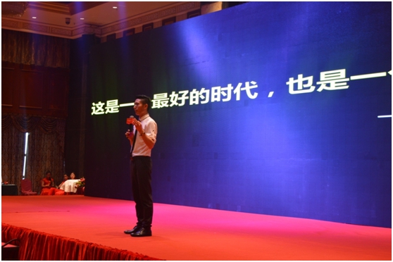 高瞻遠(yuǎn)矚 展望未來(lái) 全屋吊頂 品質(zhì)長(zhǎng)虹 高瞻遠(yuǎn)矚 展望未來(lái) 全屋吊頂 品質(zhì)長(zhǎng)虹