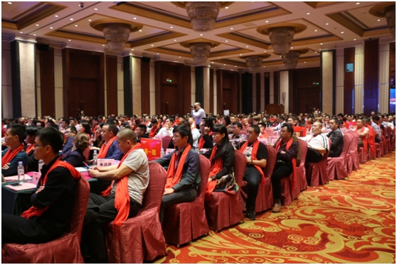 高瞻遠(yuǎn)矚 展望未來(lái) 全屋吊頂 品質(zhì)長(zhǎng)虹 高瞻遠(yuǎn)矚 展望未來(lái) 全屋吊頂 品質(zhì)長(zhǎng)虹