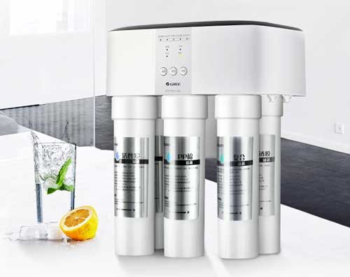 凈水器企業要在市場中搶占一隅之地，需加強服務建設