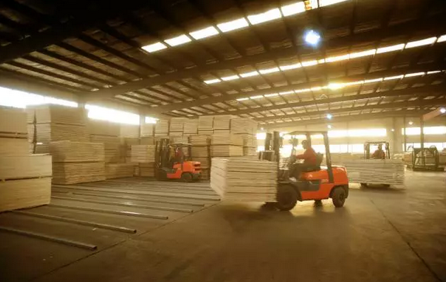 揭秘是什么讓鵬鴻板材品牌始終保持強(qiáng)大凝聚力和旺盛生命力? 揭秘是什么讓鵬鴻板材品牌始終保持強(qiáng)大凝聚力和旺盛生命力?