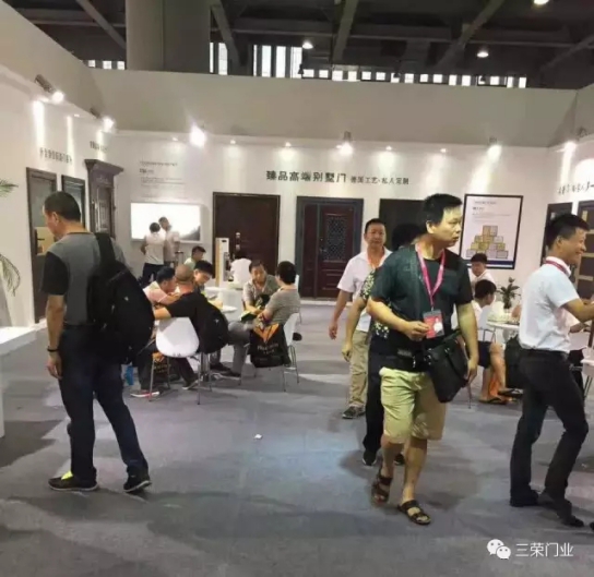 知名品牌三榮門業在廣州建博會上大放異彩 知名品牌三榮門業在廣州建博會上大放異彩