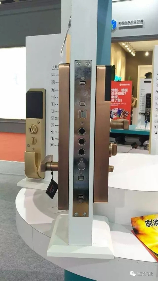 知名品牌三榮門業在廣州建博會上大放異彩 知名品牌三榮門業在廣州建博會上大放異彩