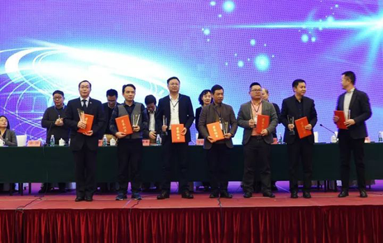 品牌榮譽(yù)|德力西電工獲全國電器附件行業(yè)知名品牌等多項(xiàng)榮譽(yù) 品牌榮譽(yù)|德力西電工獲全國電器附件行業(yè)知名品牌等多項(xiàng)榮譽(yù)