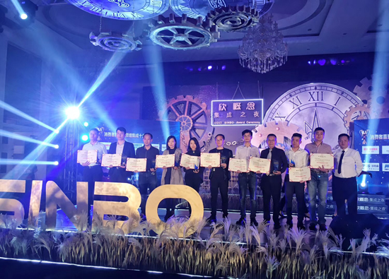 品牌榮譽|巨奧生態鋁全屋整裝獲消費者喜愛的頂墻集成十大品牌