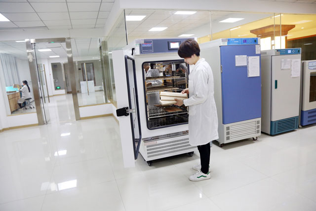 品牌榮譽|鸚鵡品牌實木復合地板喜獲“浙江制造”認證證書