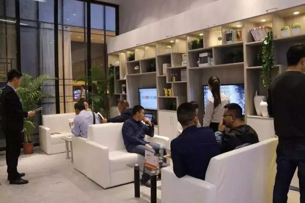 品牌大事|晾媽智能晾衣架亮相家具展，黑科技燃動廣州