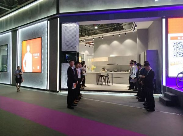 品牌大事|晾媽智能晾衣架亮相家具展，黑科技燃動廣州