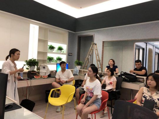 行于斯，不懼風雨——兔寶寶衣柜培訓師，團隊制勝