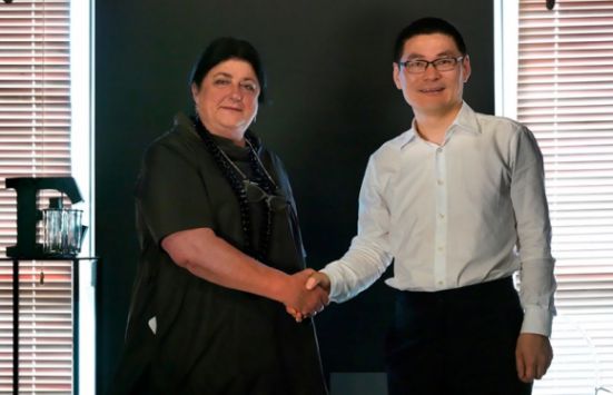 用頂尖設(shè)計(jì)講好品牌故事 德?tīng)柕匕迦蚧季S下的新布局