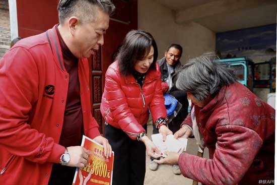 “贈人玫瑰，手有余香” 林德漆回饋社會 與愛同行