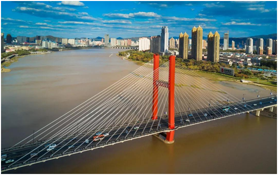 冠華照明經銷商專訪：“始于顏值，陷于品質，忠于品牌”