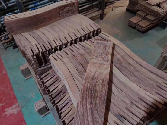 大展鴻紅木家具在新中式中獨(dú)領(lǐng)風(fēng)騷，憑的是什么？