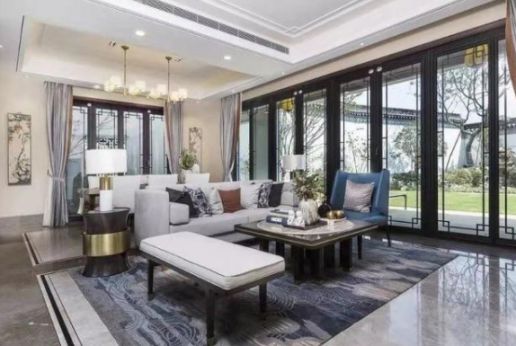 中式仿古鋁合金門窗被應(yīng)用的地方其實(shí)并不少! 中式仿古鋁合金門窗被應(yīng)用的地方其實(shí)并不少!