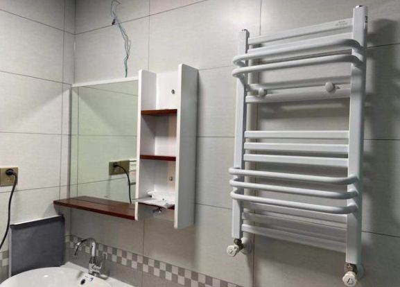 浴室本來有了浴霸,是否還必須安裝暖氣片? 浴室本來有了浴霸,是否還必須安裝暖氣片?