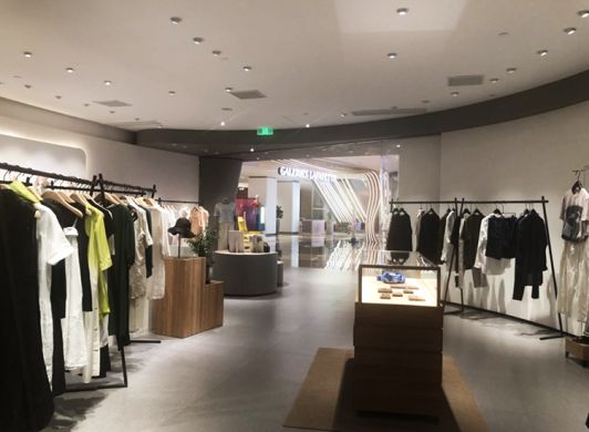 SNVA上為照明為例外女裝全場燈光設計并提供優質燈具