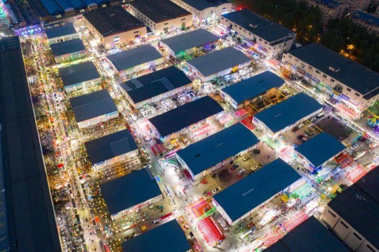 市場忽略了一個擺地攤必需品，那就是照明！