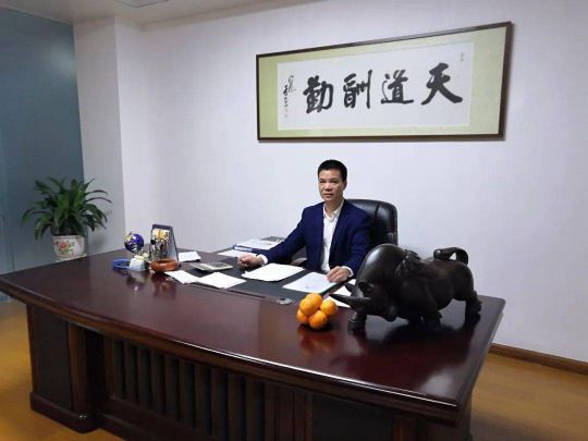 宏科機電許智健：波濤退去，勇立潮頭 