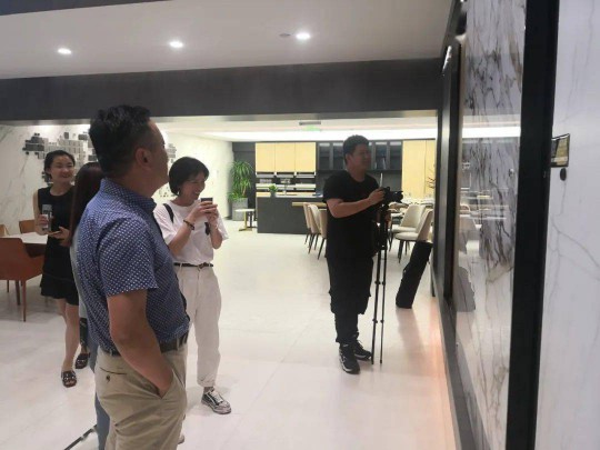 老牛說︱在巖板新賽道，你離“德賽斯模式”有多遠？ 