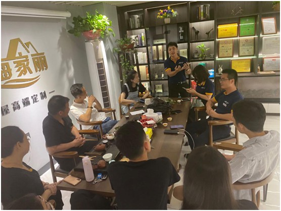 透過幫扶代理商,看懂君匠世家藝術(shù)壁材的精贏之道 透過幫扶代理商,看懂君匠世家藝術(shù)壁材的精贏之道