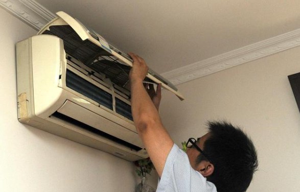 空調掛機排水管與空調眼一樣高，可以嗎？