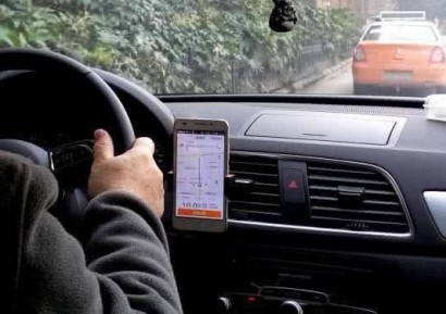 回鄉代理做堿克瓷磚背膠，滴滴司機不再奔波