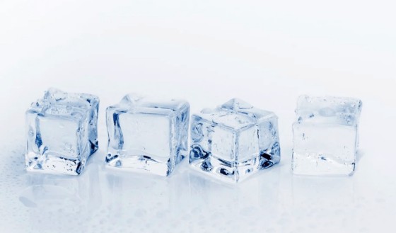 海爾雙增壓零冷水熱水器TR7，水流即刻沖走汗水和暑氣