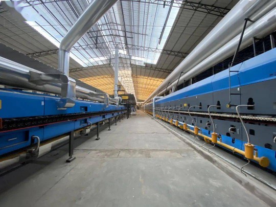 羅曼企業第二生產基地高坑生產基地二號線窯爐順利出磚