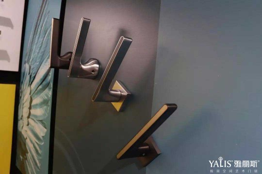 雅麗斯五金展廳升級 | 極簡之翼，正在展翅翱翔！