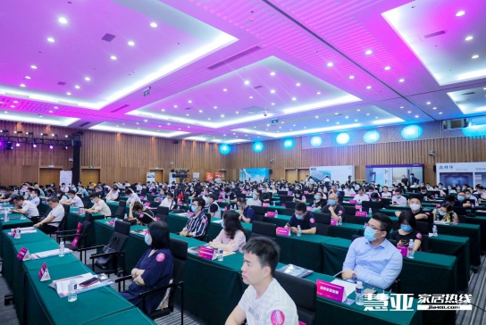 伊百麗全屋定制榮獲“2020經銷商推崇十大品牌”! 伊百麗全屋定制榮獲“2020經銷商推崇十大品牌”!