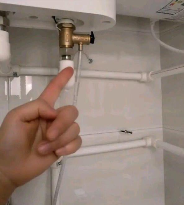 熱水器爆炸的警示，細節(jié)到每一口螺絲都要注意