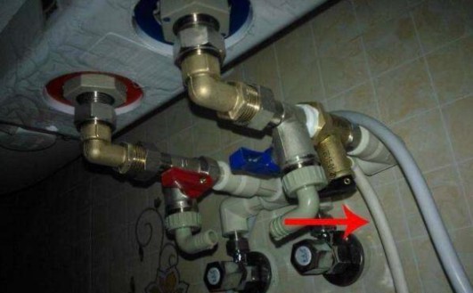 電熱水器加熱時水管老滴水，需要找到解決方法才行