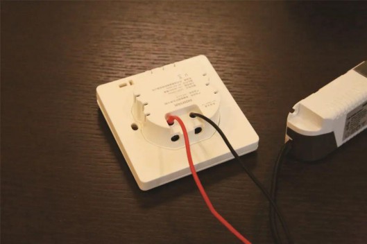 產(chǎn)品測(cè)評(píng)|鴻雁無(wú)源無(wú)線隨意貼開(kāi)關(guān)，隨心智能控制