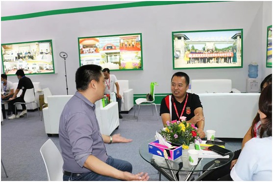 閃耀亞太地坪展，柏克體育脫穎而出秀智能