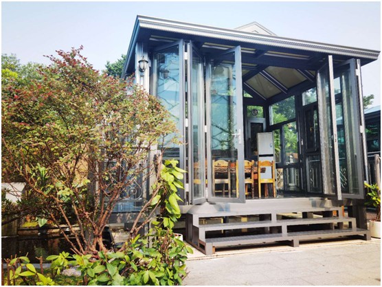 皇庭金門(mén)：陽(yáng)光房里共度秋日暖陽(yáng) 映照一處恬靜溫馨