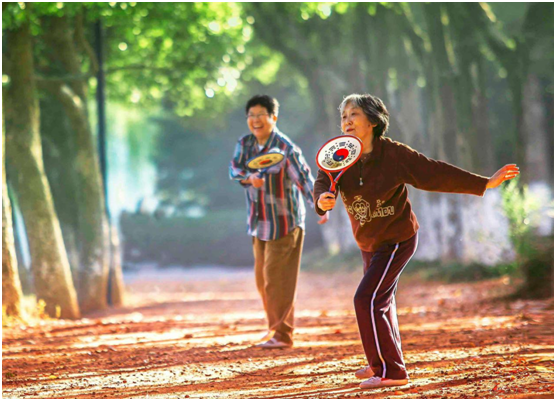 遠(yuǎn)洋環(huán)保塑膠跑道：“秋凍”需有度，鍛煉要堅(jiān)持