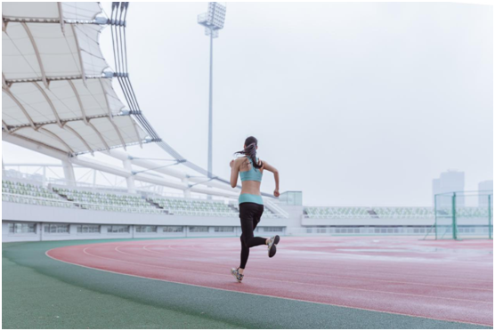 遠(yuǎn)洋環(huán)保塑膠跑道：“秋凍”需有度，鍛煉要堅(jiān)持