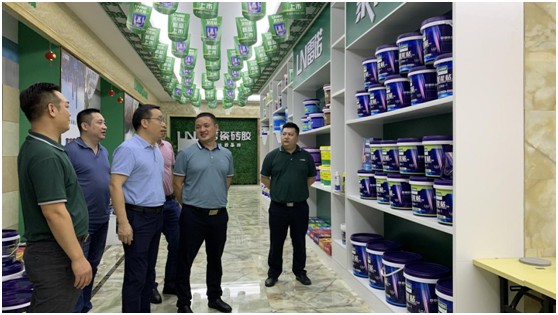 中鐵一局集團第二工程有限公司領(lǐng)導蒞臨雷諾瓷磚膠考察指導